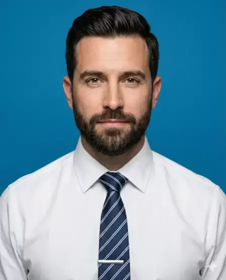 Mavi Arka Plan Headshot